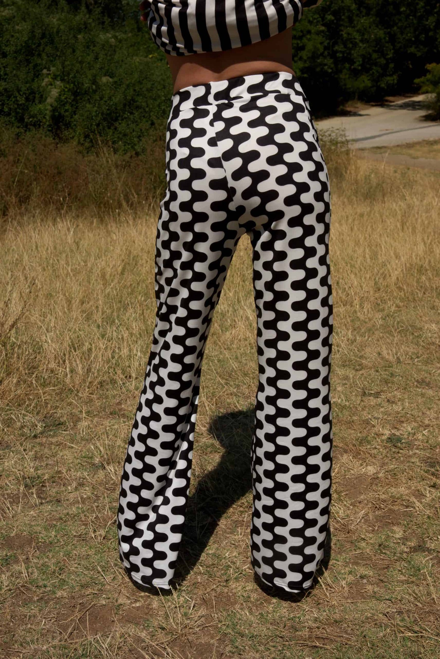 ΠΑΝΤΕΛΟΝΑ ΚΑΜΠΑΝΑ CURVED STRIPES PRINT