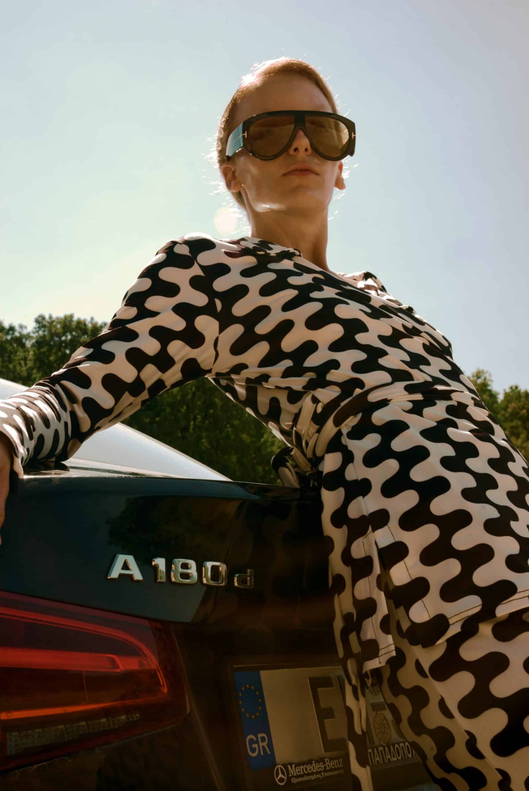 ΚΡΟΥΑΖΕ CURVED STRIPES PRINT