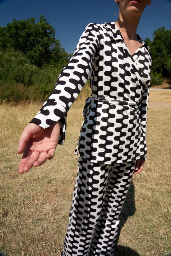 ΠΑΝΤΕΛΟΝΑ ΚΑΜΠΑΝΑ CURVED STRIPES PRINT